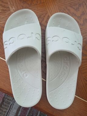 CROCS Slide Sandals in Pale Mint Green